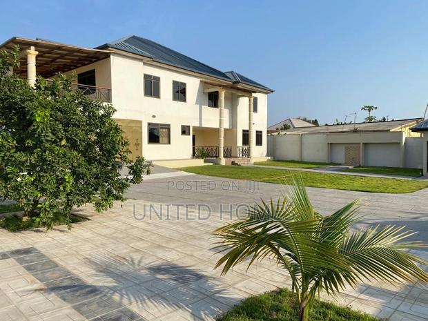 9bdrm Apartment in Kasoa for sale · Photo 4