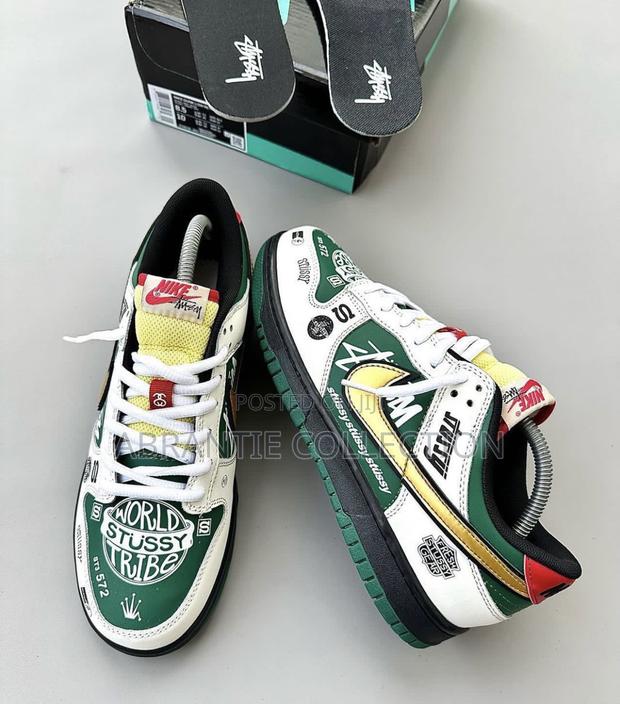 Nike Sb Dunk Low X Stussy · Photo 4