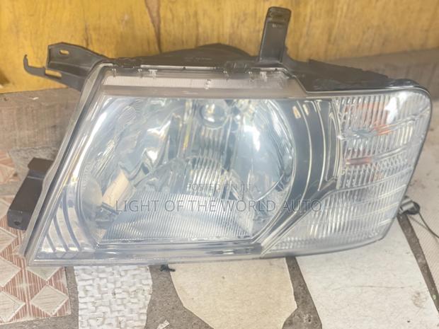 Montero 08 Headlight Left Side