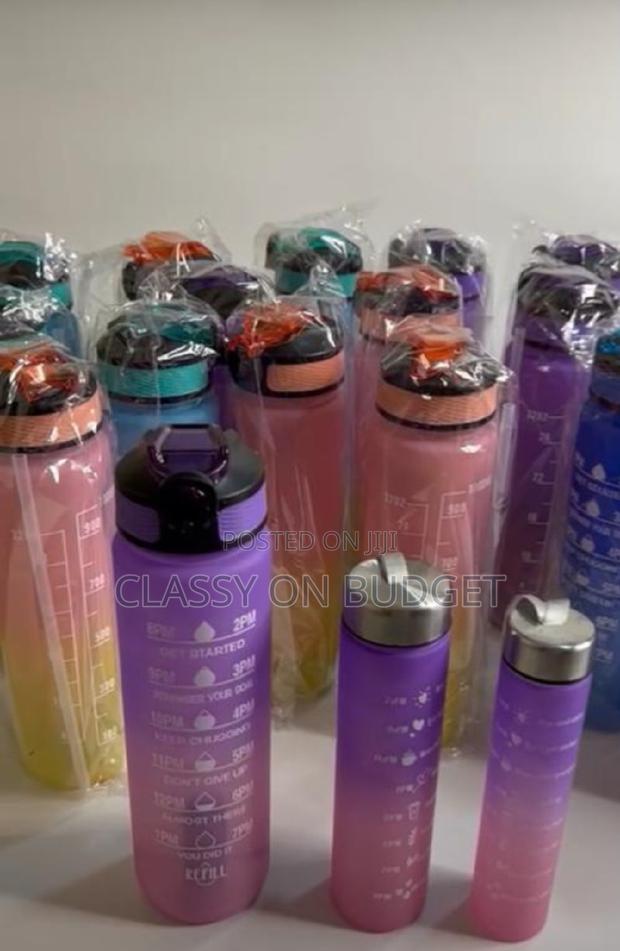 3 in 1 Water Bottle With Calibration · Photo 3