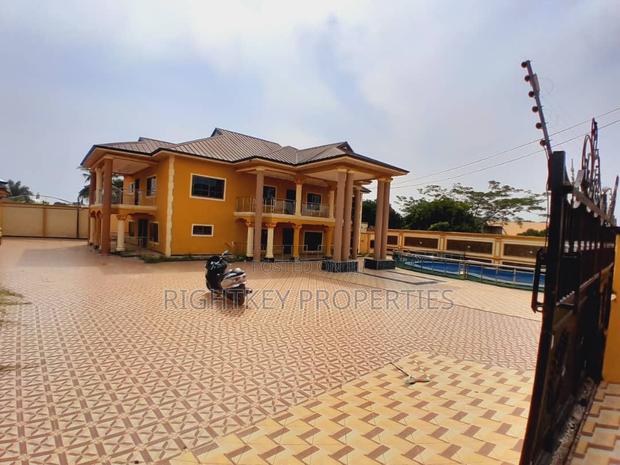 7bdrm Duplex in Kronum Afrancho, Kumasi Metropolitan for sale · Photo 2
