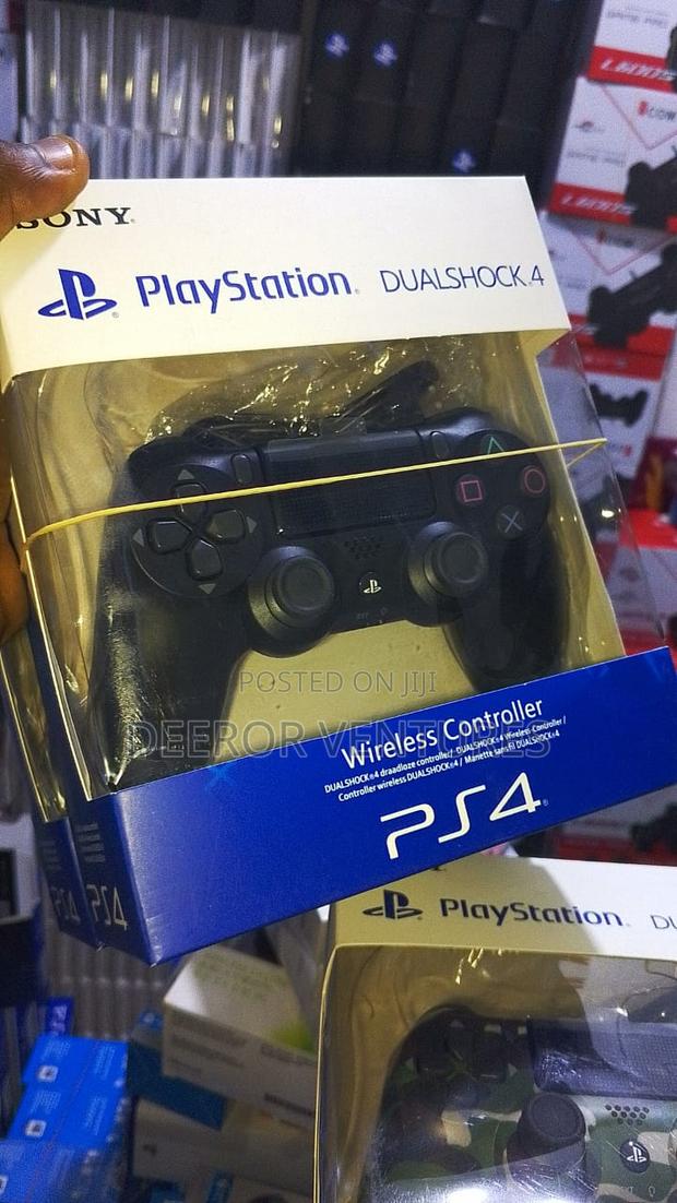 Ps4 Controllers · Photo 2