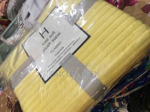 Extraordinary High Quality Throw Blankets · Photo 1