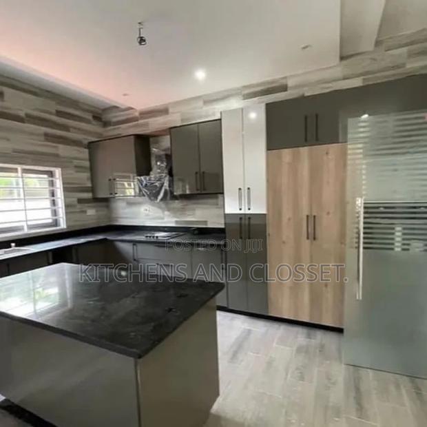 Luxurious Kitchen Cabinet.
