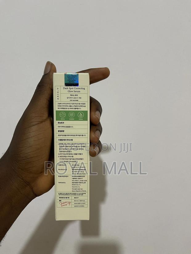 Axis-Y Dark Spot Correcting Glow Serum · Photo 4