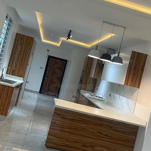 Luxurious Kitchen Cabinet