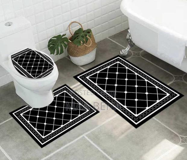 Bathroom Mat · Photo 1