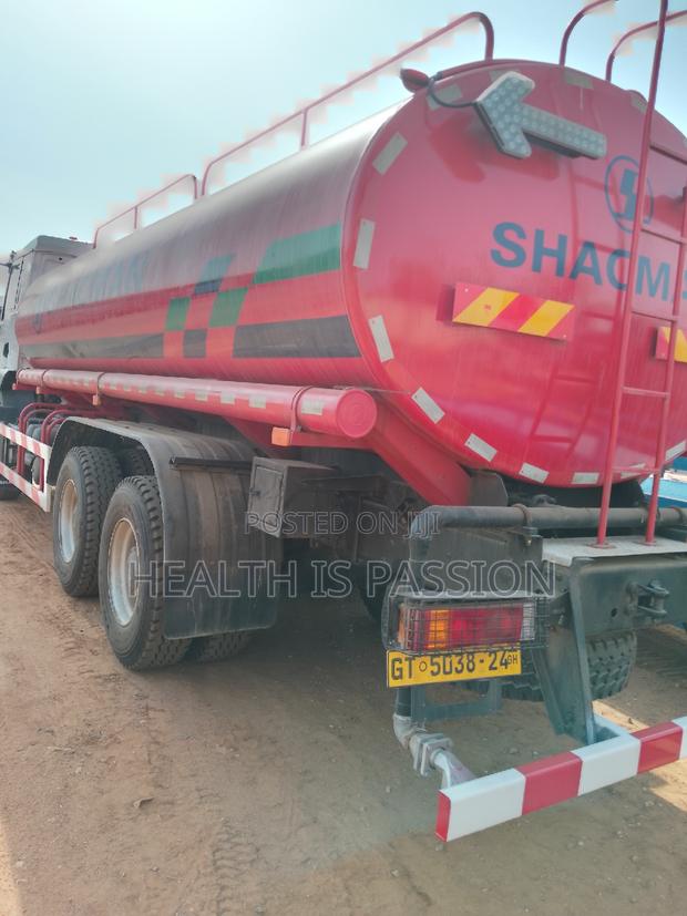 Brand New SHACMAN Water Tanker 20000liters photo 2
