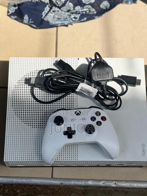 Xbox One S 10 Games Freee Long Wire Pad · Photo 2