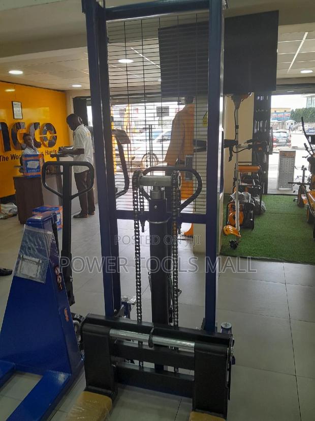 Manual Stacker 1500kg Wadfow · Photo 3