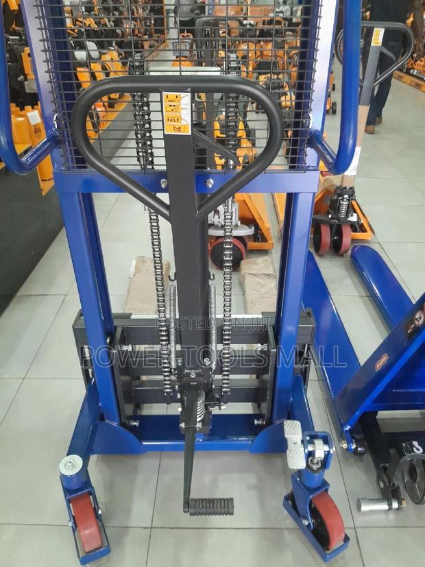 Manual Stacker 1500kg Wadfow · Photo 4