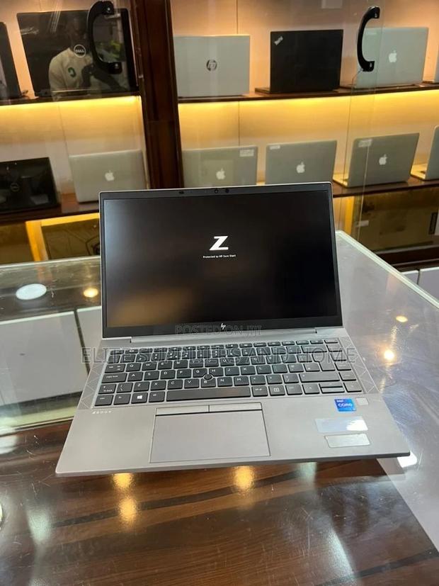 Laptop HP ZBook Firefly G8 16GB Intel Core I7 SSD 512GB · Photo 2