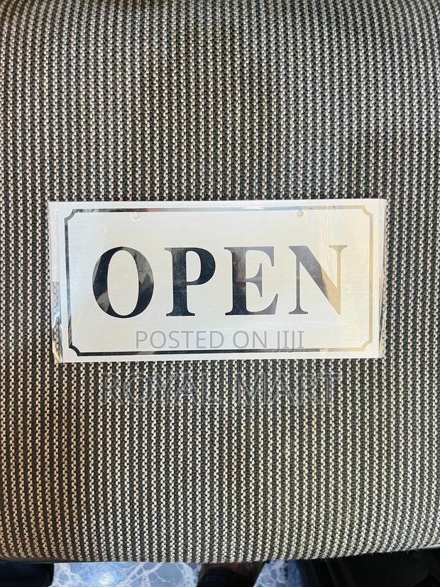 Open and Close Sign · Photo 3
