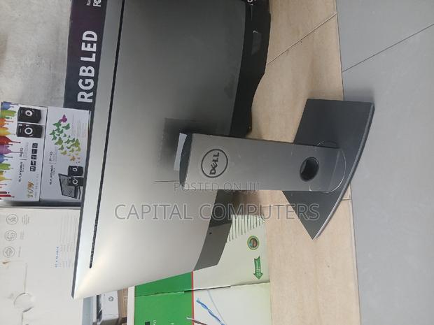Dell U2717D Monitor photo 3