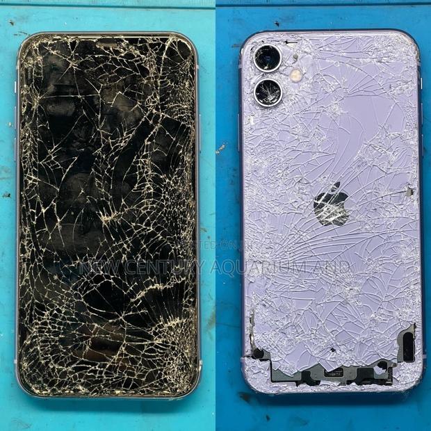 All iPhones and Androids Screen and Battery Replacement photo 2
