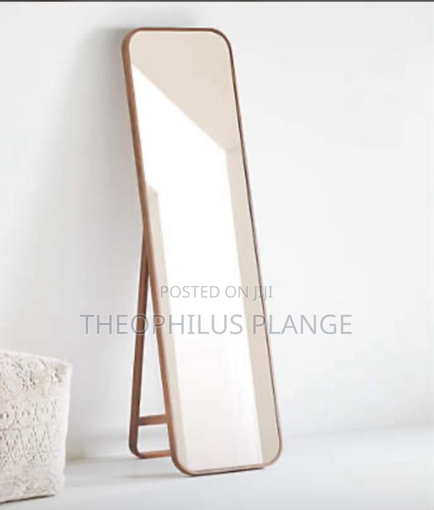 Standing Mirror · Photo 2