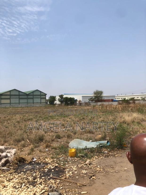 8 Acre Land for Sale by the Accra-Tema Motorway · Photo 4