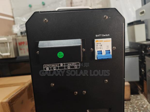 2KW All in One Solar Generator With Lithium Battery Inbuilt photo 3