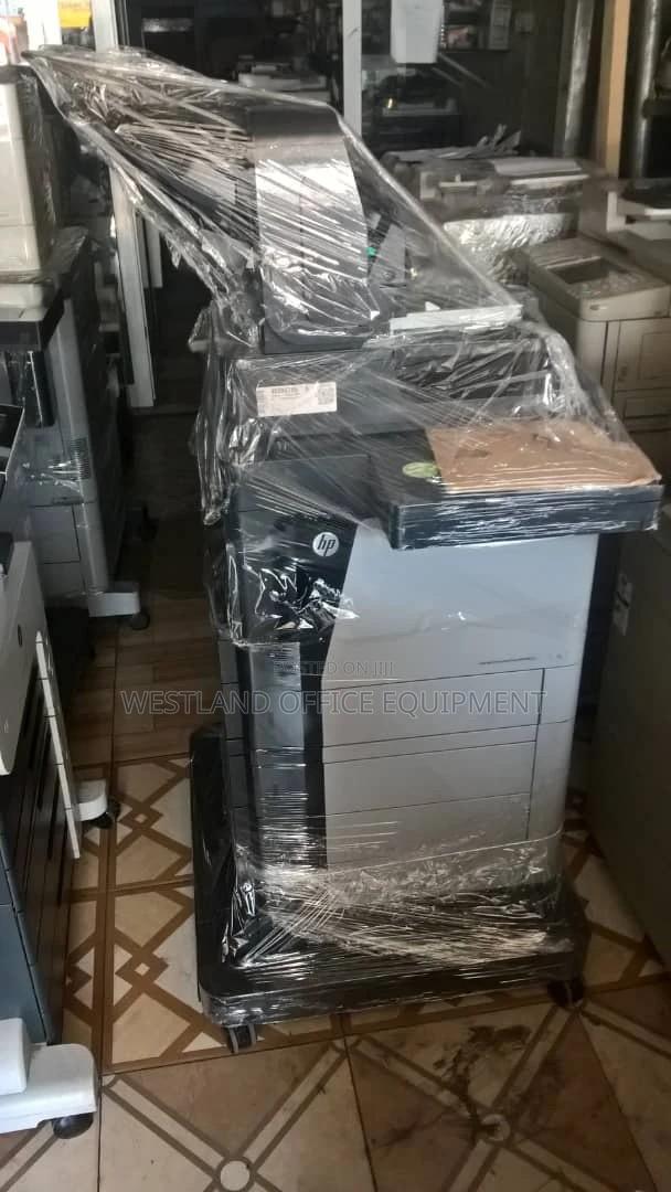 Hp Color Laserjet M680m · Photo 2