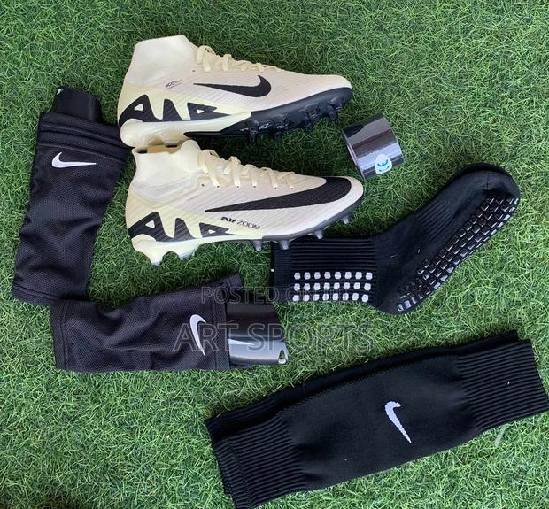 Nike Mercurial Superfly Boot · Photo 3