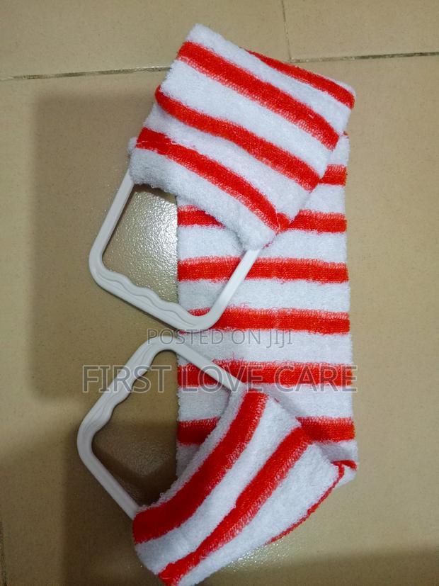 Exfoliating Cloth Back Scrubber · Photo 4