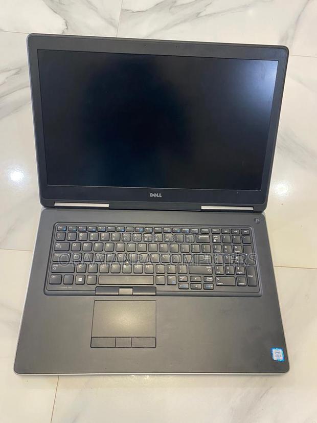 Laptop Dell Precision 17 7720 32GB Intel Xeon SSD 512GB · Photo 4