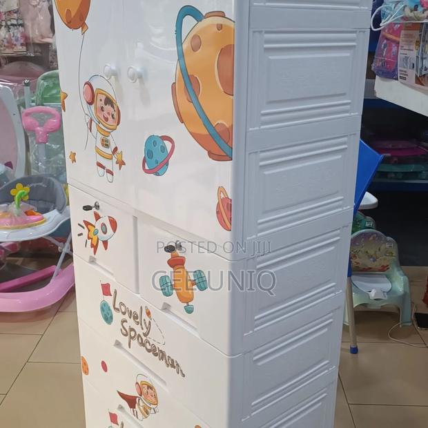 Kids Plastic Wardrobe · Photo 4