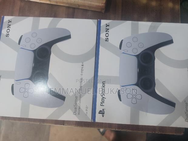 PS5 Cintroller · Photo 3