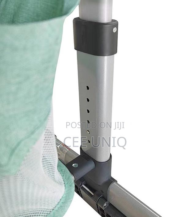 Bedside Bassinet or Co Sleeper · Photo 3