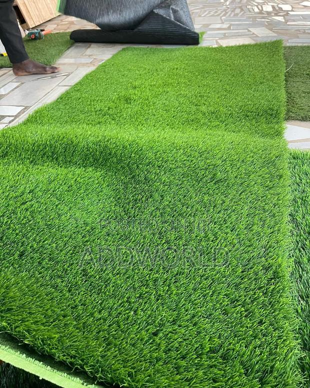 Premium Green Grass 40mm Thickness 200gh Per SQM photo 2