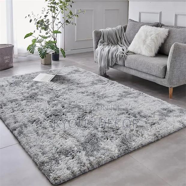 Fluffy Carpet · Photo 2