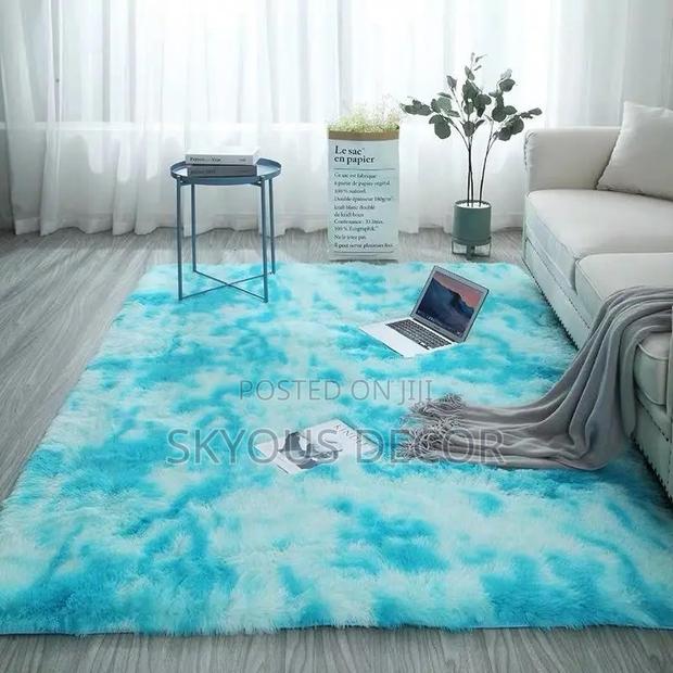 Fluffy Carpet · Photo 2