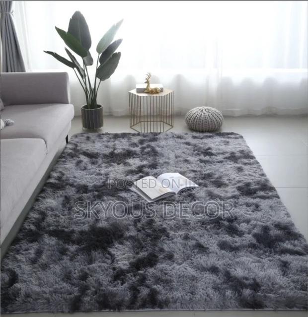 Fluffy Carpet · Photo 2