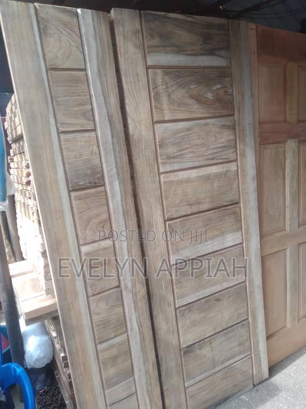 Manzonia One and Half Door · Photo 4
