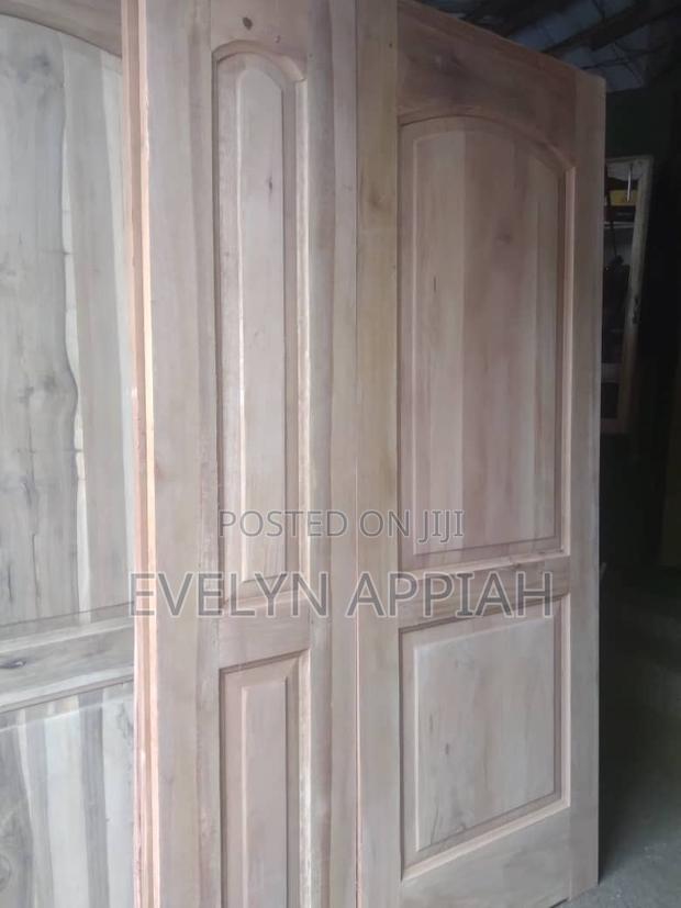 Red Wood One and Half Door · Photo 3