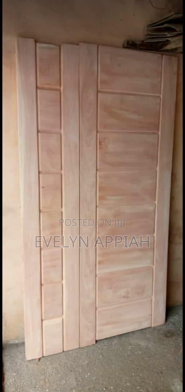 Red Wood One and Half Door · Photo 4