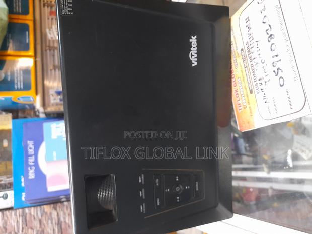Vivitek Projector ( 2800 Lumens ) photo 2