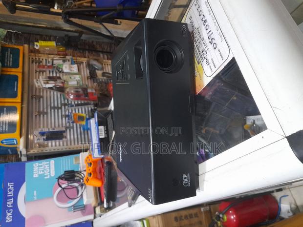Vivitek Projector ( 2800 Lumens ) photo 8