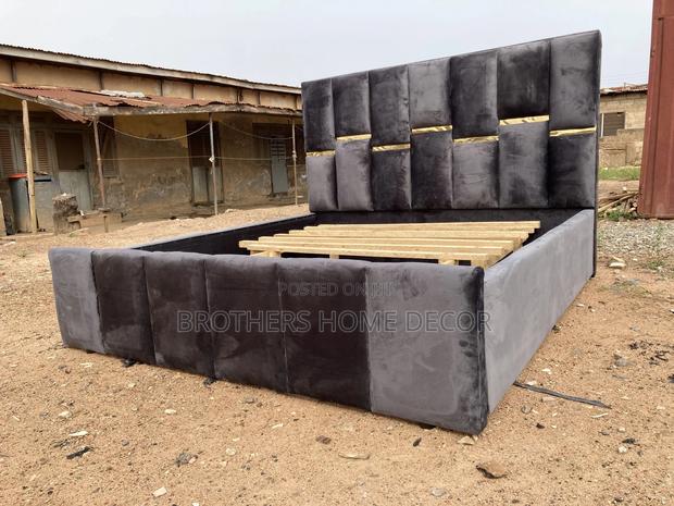 Queen Bedframe 72x75 photo 2