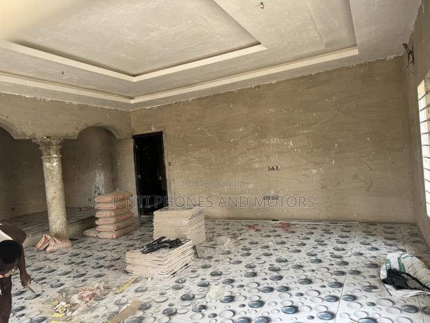 7bdrm Block of Flats in Tech Apromase, Kumasi Metropolitan for sale photo 3