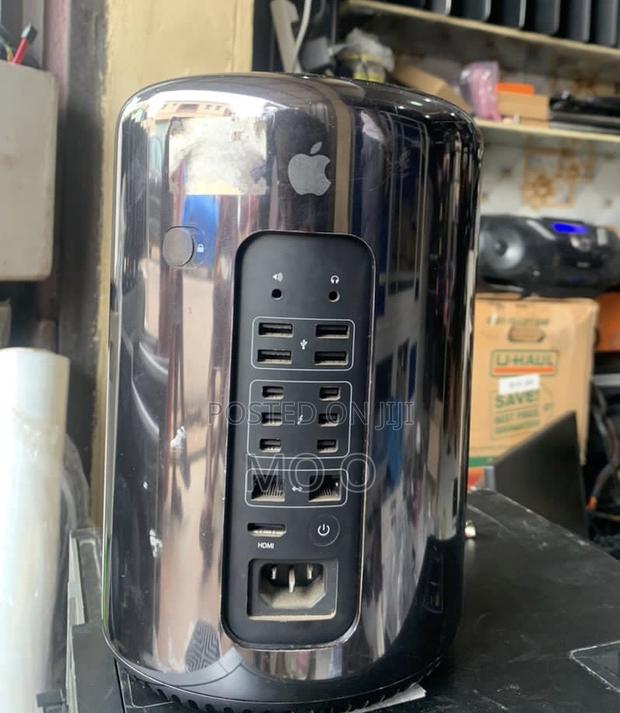 Server 32GB Intel Xeon SSD 256GB · Photo 4