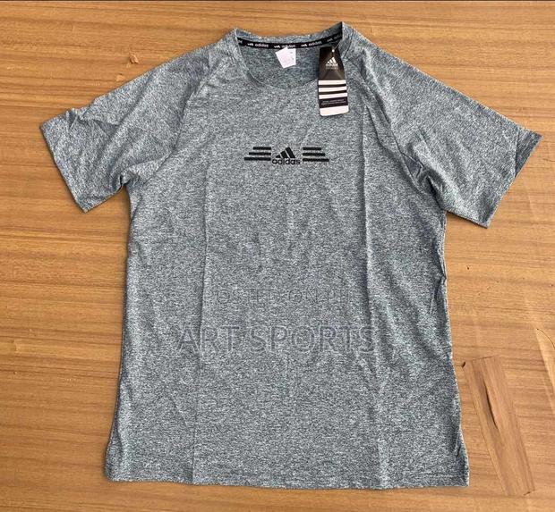 Adidas Top · Photo 3