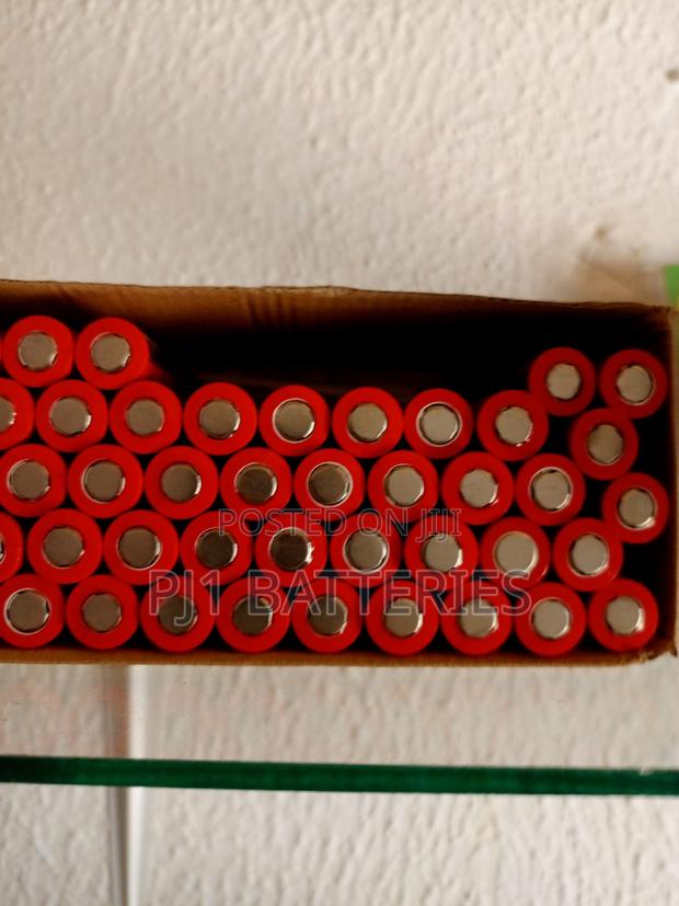 18650 Ultra Fire Lithium Battery · Photo 2