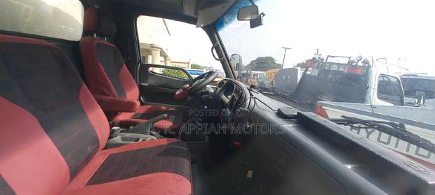 Hyundia Mighty Two Refrigerator Truck photo 5