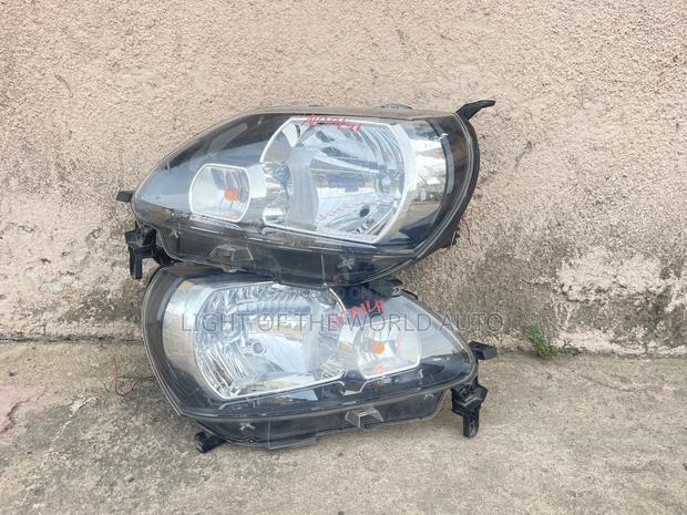 Toyota Porte 2015 Headlight