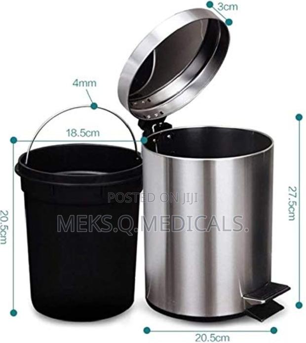Pedal Dustbin 12 Litres ( Stainless) · Photo 2