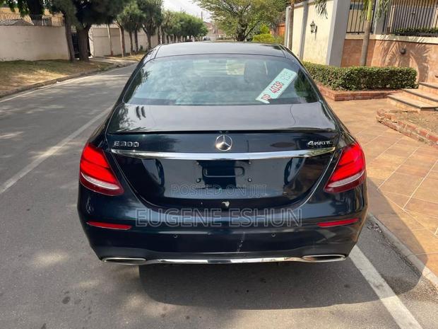 Mercedes-Benz E300 2018 Black