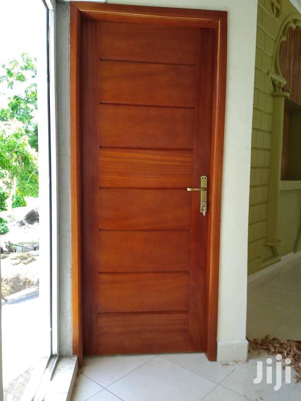 Wooden Door · Photo 2