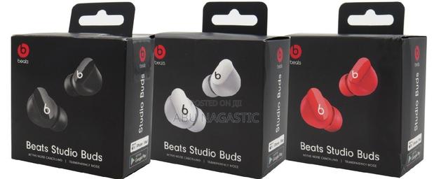 Beats Studio Buds · Photo 3