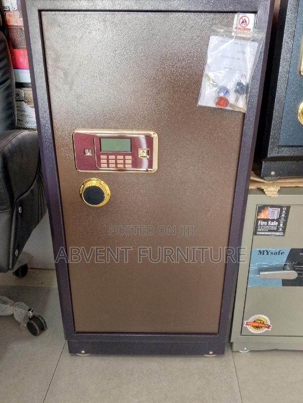 Fireproof Money Safe · Photo 2